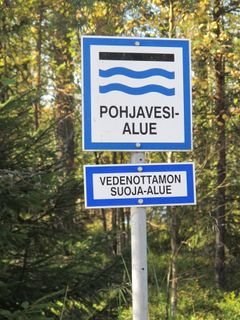 Pohjavesialueen kyltti. Kuva: Minna Nummelin/Varsinais-Suomen ELY-keskus