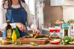 Arho Foods Oy:n tuotteilla on vahva jalansija suomalaisissa keittiöissä. Kuva: Ilkka Hietala / Studio Skaala