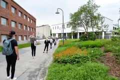 Viime kevään valintakokeisiin jonotettiin ulkona.