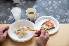 De stigande priserna har ökat behovet av mathjälp i Finland. Bild: Suvi Elo/Finlands Röda Kors