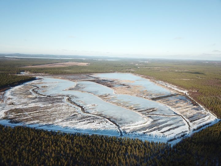 Linnunsuo on kansallisesti merkittävä kosteikko, yhteensä 180 hehtaaria,
Kontiolahden Selkiellä. Jo yli 195 lintulajia on vieraillut siellä. Kuva: Janne Raassina, OSK Lumimuutos