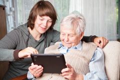 Työn digitalisoituessa tarvitaan työntekijälähtöistä tietoa vanhustyön muutoksesta.