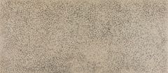 Jan Olof Mallander: Wang, 1981, hiili, pahvi, kapalevy, 130 x 302 cm, Föreningen Konstsamfundetin kokoelma / Amos Rex. Kuva:  Stella Ojala / Amos Rex.
