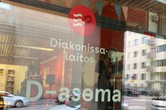 Diakonissalaitos pyörittää Helsingissä kolmea D-asemaa, joista saadut opit otetaan Oulussa käyttöön. Jokainen D-asema on alueensa ihmisten näköinen.