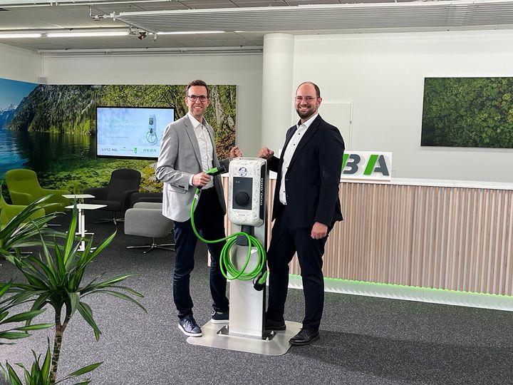 Left: Christoph Knogler, CEO KEBA Energy Automation Right: Gerhard Weidinger, CTO KEBA Energy Automation.