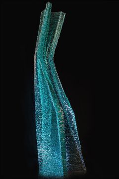 Teos: Ernests Vitins „Effigie Sui”, 2015. Layered glass Sculpture 220x75x55  cm
