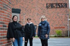 Ivanka Capova (vas.), Peppiina Rissanen ja Päivi Kaarniemi. Kuva: Susanna Saari