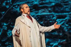 Faust, Petri Lindroos (Mefisto). Kuvaaja Valtteri Hirvonen