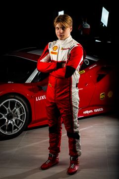 16-vuotias Luka Nurmi on Ferrari Challenge -sarjan historian nuorin kuljettaja. Kuva: Antti Miettinen