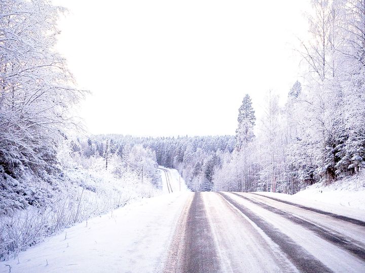 Viime talven tienkäyttäjätutkimus paljastaa, että tyytyväisyys maanteiden talvihoitoon on Keski- ja Itä-Suomessa keskimäärin valtakunnan kärkitasoa. Kuva: Saara Sonninen.