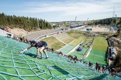 Eero Ettala juoksi ensimmäisessä karsintajuoksussa ollen eränsä 7. nopein. Kesäinen sää ei estänyt Ettalaa juoksemasta alkuerää tavaramerkiksi muodostunut pipo päässään. Victor Engström/Red Bull Content Pool