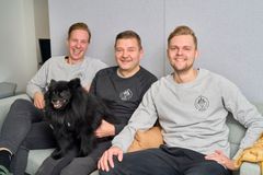Yrittäjät Markus Veikkolainen, Ari Lapveteläinen ja Niklas Eriksson ovat tyytyväisiä vastuullisuusprojektin nopeasta läpiviennistä.