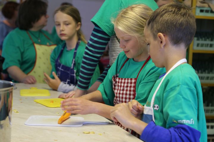 4H:n lasten ruokakasvatukseen keskittyvä Ruokakoulu - Matskolan täyttää 10 vuotta. Juhlavuonna järjestetään ennätysmäärä eli 75 Ruokakoulua ympäri Suomea. Kuva: Tiina Rinne.