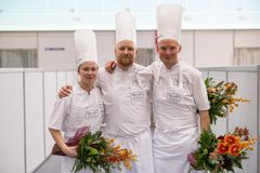 vasemmalta Anni Peräkylä, assistentti, Mikko Kaukonen, Suomen Bocuse d'Or-edustaja kaudella 2020-2021, valmentaja Heikki Liekola. Kuva Santeri Stenvall.