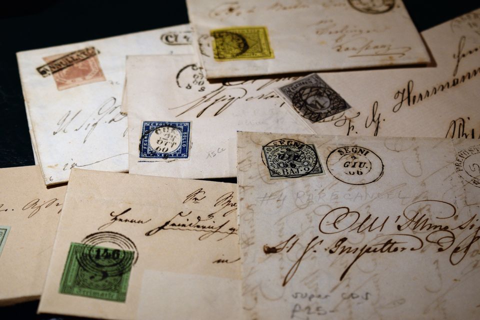 Kirjekuoria ja postimerkkejä 