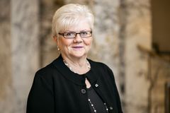 SDP:n kansanedustaja Tuula Väätäisen mielestä nyt on kyseessä merkittävä edistysaskel Suomen kannalta aivan välttämättömän sote-uudistuksen maaliin saattamiseksi. (Kuva: Jukka-Pekka Flander)