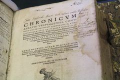 Yhteissidos historiallisista teoksista vuodelta 1556. Kuva: Suvi Kingsley c Kansalliskirjasto