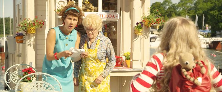 Rauha, Elvi ja Nelli kioskilla. Kuvaoikeudet Artista Filmi Oy