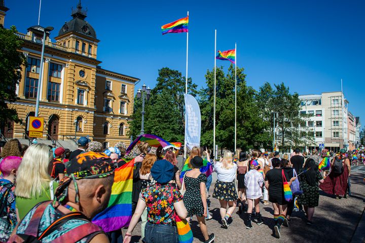 Pride-kulkue 2021. Kuva Kajetan Zelech-Alatarvas / Oulu Pride ry.