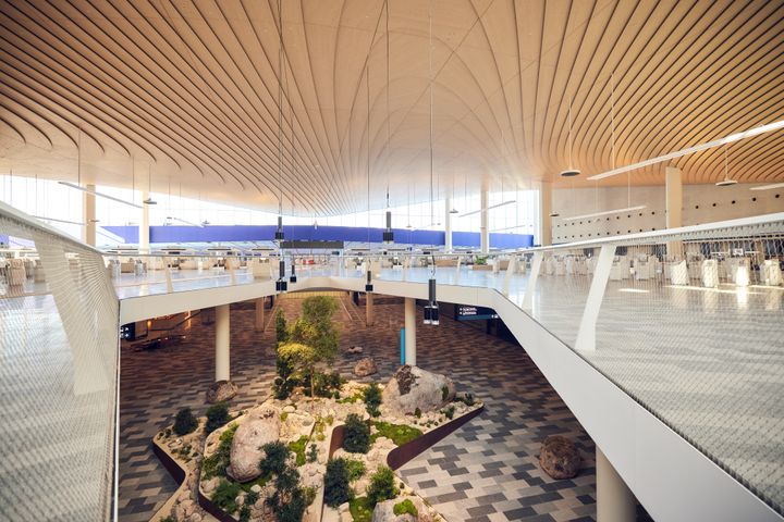 Helsinki-Vantaan lentoaseman terminaali 2:n ovet avautuvat joulukuun 1.päivä. Matkustajille on luvassa paljon uutta, kun lähtö- ja tuloaulan lisäksi avataan myös matkakeskus ja parkkitalo.