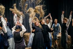 Myrskyluodon Maija, kuvassa Heidi Kirves, Oiva Nuojua, Tinja Sabel, Robin Asukas ja Kalle Reini, kuva Linus Lindholm