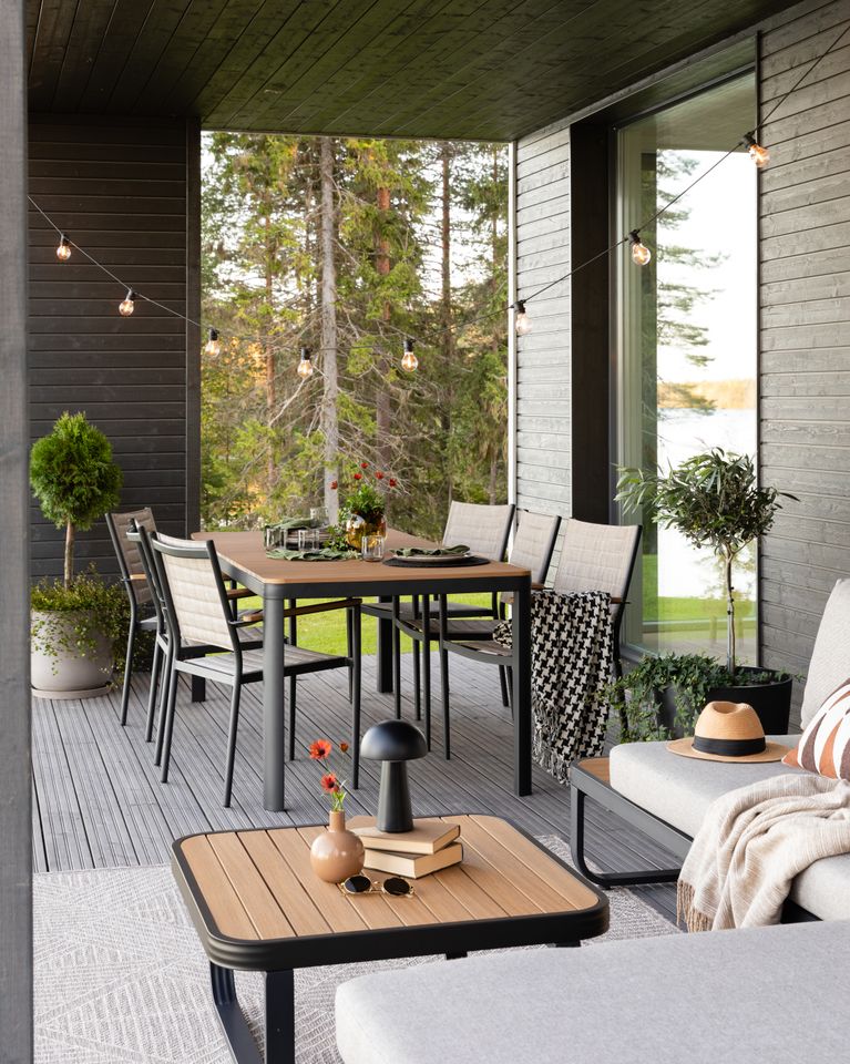 Ulkotiloista luodaan nyt harmonisia, sisustuksellisia kokonaisuuksia.