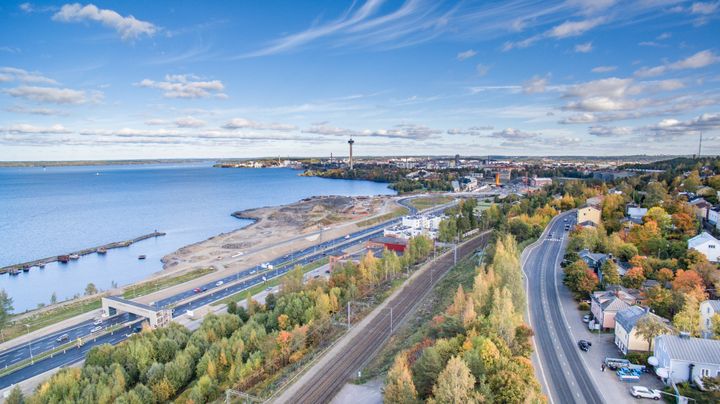 YH Kodit Oy ja Pohjola Rakennus Oy Häme ovat allekirjoittaneet esisopimuksen Kiinteistö Oy Tampereen Pispanrannan kanssa yhteensä 29 200 kerrosneliömetrin suuruisesta rakennusoikeudesta Tampereen Santalahdessa.