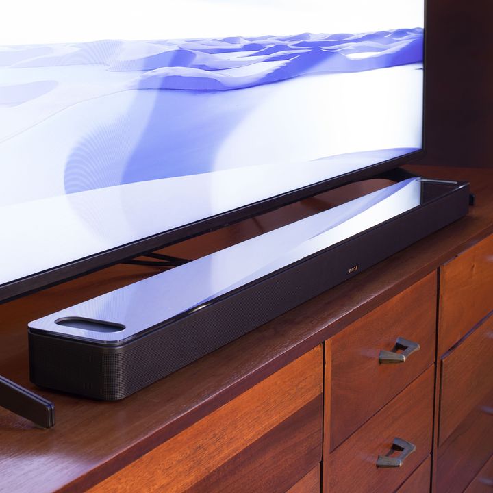 Bose Smart Soundbar 900 -kaiutin, musta