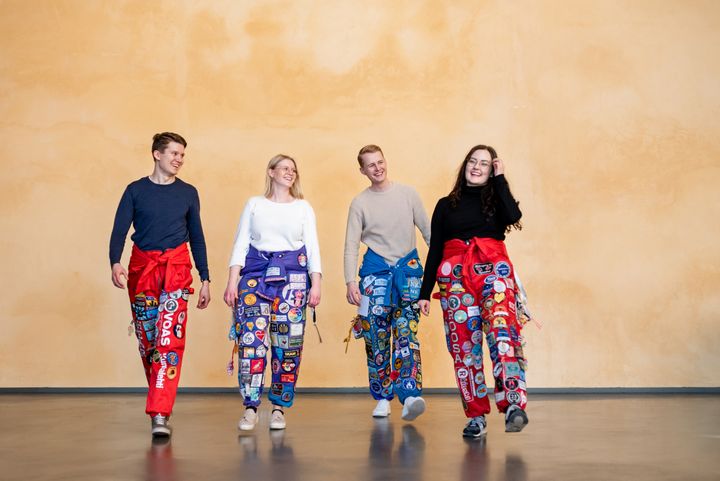 Osa kampanjan työryhmästä vasemmalta oikealle: Henri Miettinen (VYY), Julia Liewendahl (ÅAS), Niklas Grönholm (ÅAS) ja Roosa Kesonen (VYY). Kuva: Sara Alasuutari.