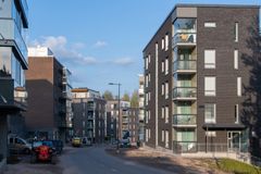 Saunalahteen valmistui viime vuonna 600 uutta asuntoa. Kuvassa uusia kerrostaloja Saunalahdessa syyskuussa 2019.  Kuva: Janne Ketola / Summit Media Oy