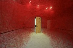 Chiharu Shiota: Secret Passage, 2018. Marta Herford Museum. Photo Sunhi Mang