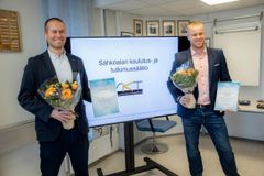 Kameravalvonnassa käytettävän tekoälyn hyödyntäminen Suomessa -pro gradu -tutkielman tekijät Markus Haarala (vas) ja Janne Allonen. Kuva Alejandro Lorenzo