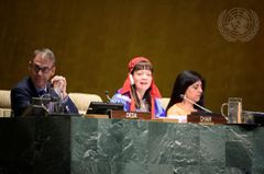 Anne Nuorgam johtamassa YK:n alkuperäiskansojen pysyvän foorumin kokousta New Yorkissa 2019. Kuva: UN Photo/Loey Felipe