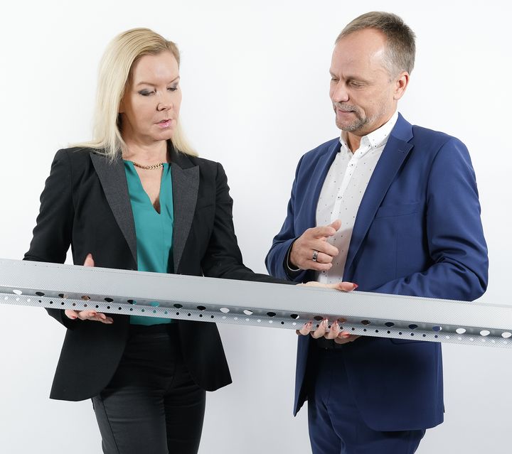 Toimitusjohtaja Leena Lundell ja liiketoimintajohtaja Jukka Suutari
