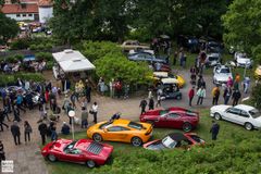 Satojen urheiluautojen ja tuhansien kävijöiden ansiosta Concours d'Elegance Finland on kasvanut pohjoismaiden suurimmaksi klassikkoautojen tapahtumaksi viimeisten 26 vuoden aikana.