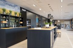 Puustelli Miinus -keittiö uudessa Kungsbackan myymälässä Ruotsissa.