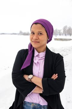 Bening Mayanti Vaasan yliopisoton kampuksella. Mayanti väittelee keskiviikkona 5. huhtikuuta. Kuva: Riikka Kalmi