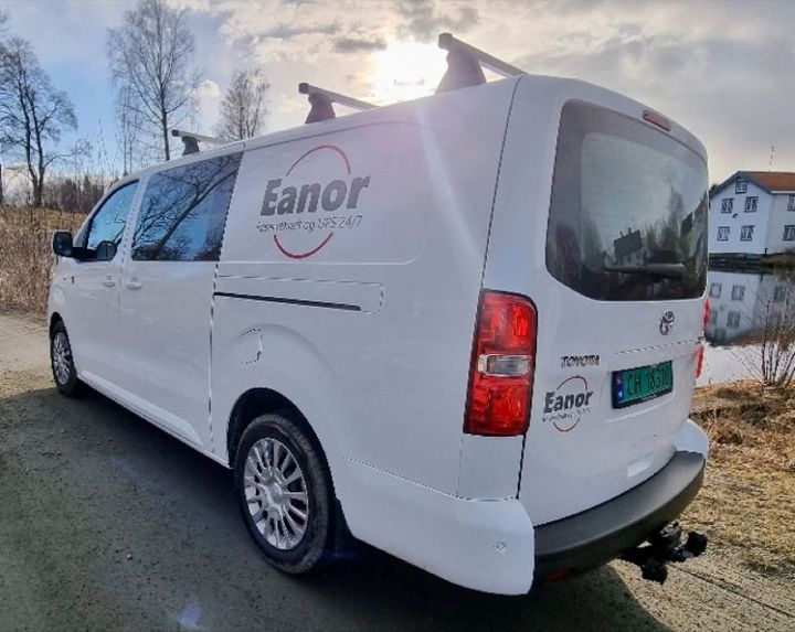 Eanor service van.