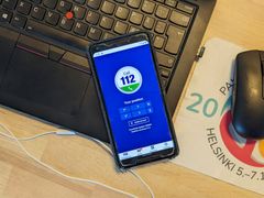 Hätänumero 112 toimii kaikkialla EU:n alueella. Sama numero toimii maksutta sekä kiinteästä puhelimesta että matkapuhelimesta. Hätänumeron tunnettuuden edistämiseksi Euroopan komissio on yhdessä Euroopan parlamentin ja neuvoston kanssa julistanut helmikuun 11. päivän Euroopan 112-päiväksi.