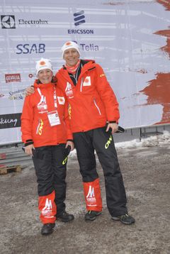 Falunin kisaorganisaation henkilökuntaa ONE Way -varusteissa.