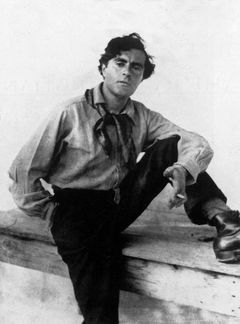 Amedeo Modigliani, photo by Marc Vaux in workshop of the painter and given by him to Thora Klinckowstrom. Photo: © PVDE / Bridgeman Images.