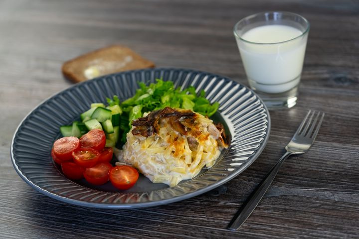 Makuraadeissa etenkin silakkakiusauksen suuri suosio yllätti ruokapalvelut. Oppilaat suhtautuivat silakkakiusaukseen ennakkoluulottomasti ja se nousi lopulta yhdeksi Helsingin makuraatien suosikkiruoaksi. © Petteri Hautamaa