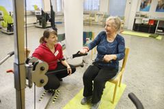 Hyvä lihaskunto parantaa iäkkäiden henkilöiden selviytymistä murtumista. Kuva: Petteri Kivimäki / JYU