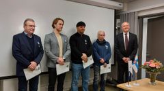 Kuvassa vasemmalta lähtien Tapio Aho, Tatu Arminen, Shakhawan Faraj, Aino Matilda Sillanpää sekä Länsi- ja Sisä-Suomen aluehallintoviraston ylijohtaja Marko Pukkinen.