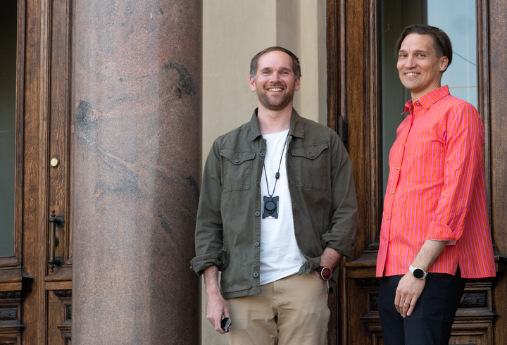Jan Kajander, product manager for the Finnish National Gallery’s ticket sales, and
ICT specialist, Tero Kojo, standing in front of the Ateneum Art Museum.
Photo by Oona Nakai / Finnish National Gallery