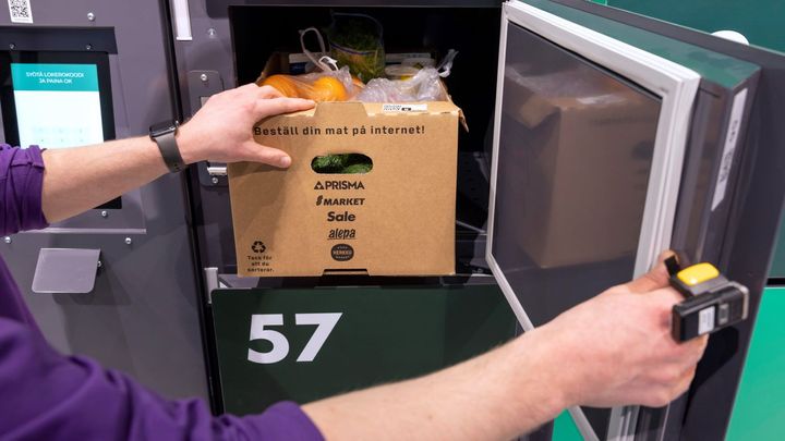 Prisma Seppälän ruoan verkkokaupan S-kaupat.fi-noutopiste uudistetaan. Noutopisteelle saadaan uudet noutolokerikot, joista asiakkaat pääsevät noutamaan tilaamansa tuotteet joustavasti. Kuva: Petri Blomqvist
