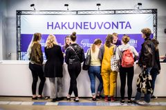 Korkeakouluopiskelijaksi Tampereelle -tapahtumassa 2019 kerrottiin opiskelumahdollisuuksista muun muassa lukiolaisille. Kuva: Jonne Renvall