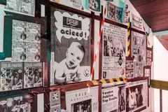 Helsinki Clubbing-utställningen innehåller ca. 1 500 bilder, som bildredaktör Iina Esko har plockat fram bland tusentals bilder, reklamlappar och affischer. Foto: Maija Astikainen