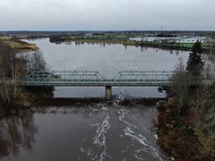 Liikennekatkon aikana ajoneuvoliikenne ohjataan kulkemaan maanteiden 717, 7174, 7175 ja Jokivarsitien kautta.