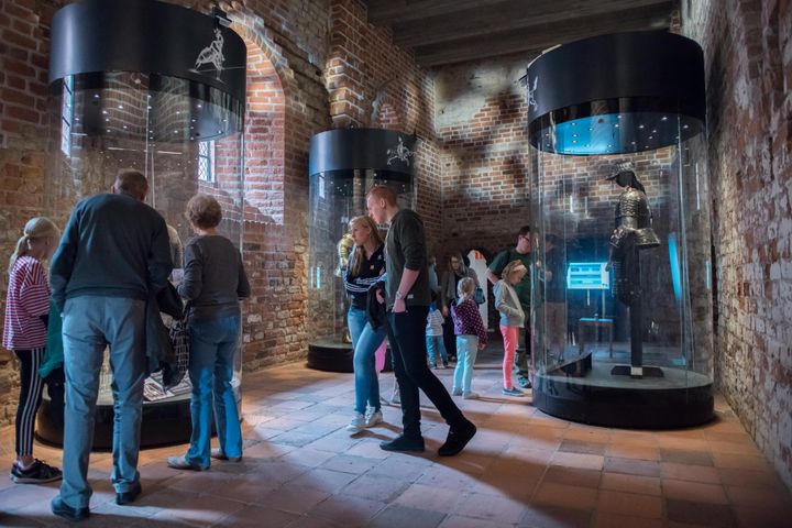 Suomen kansallismuseon kohteisiin kuuluvassa Hämeen linnassa vieraili vuonna 2022 kaikkiaan 92  874 kävijää. Kuva: Maija Huitu, Museovirasto
